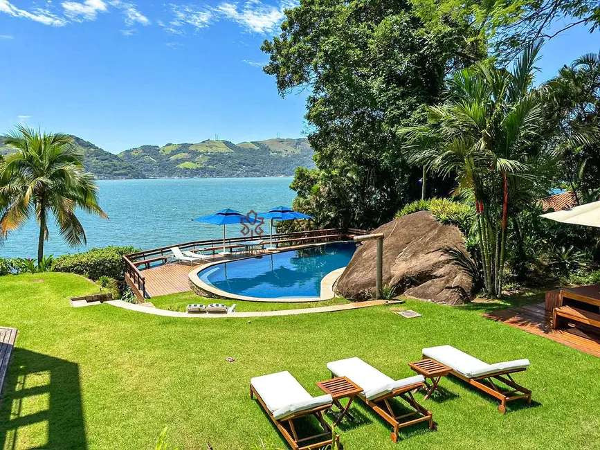 Foto 1 de Casa de Condomínio com 7 quartos à venda, 1000m2 em Mangaratiba - RJ