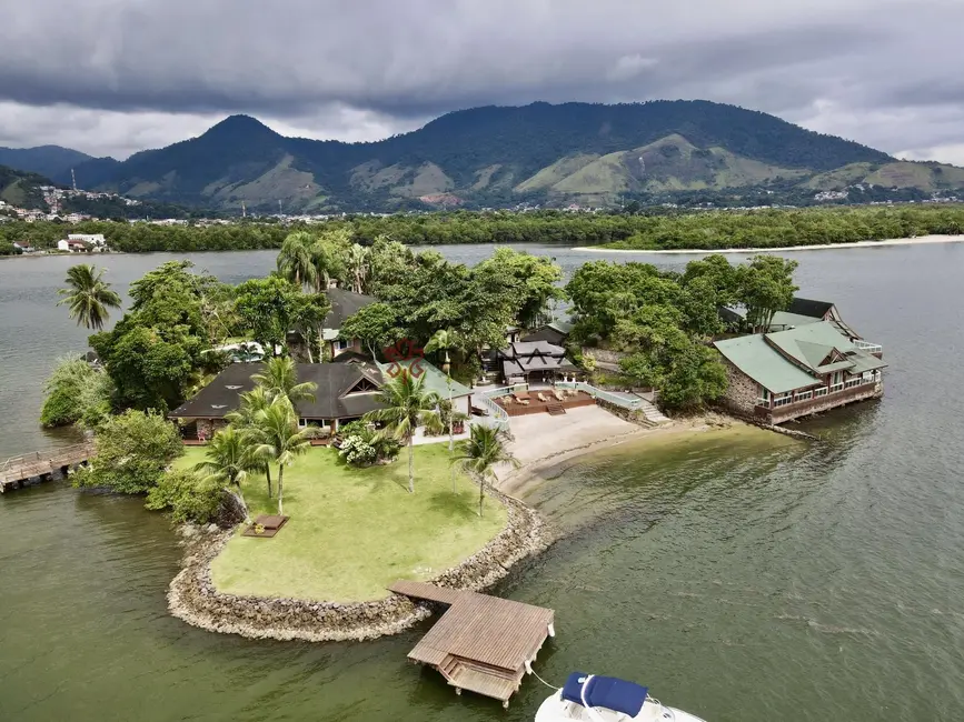 Foto 1 de Casa com 9 quartos à venda, 1000m2 em Angra Dos Reis - RJ
