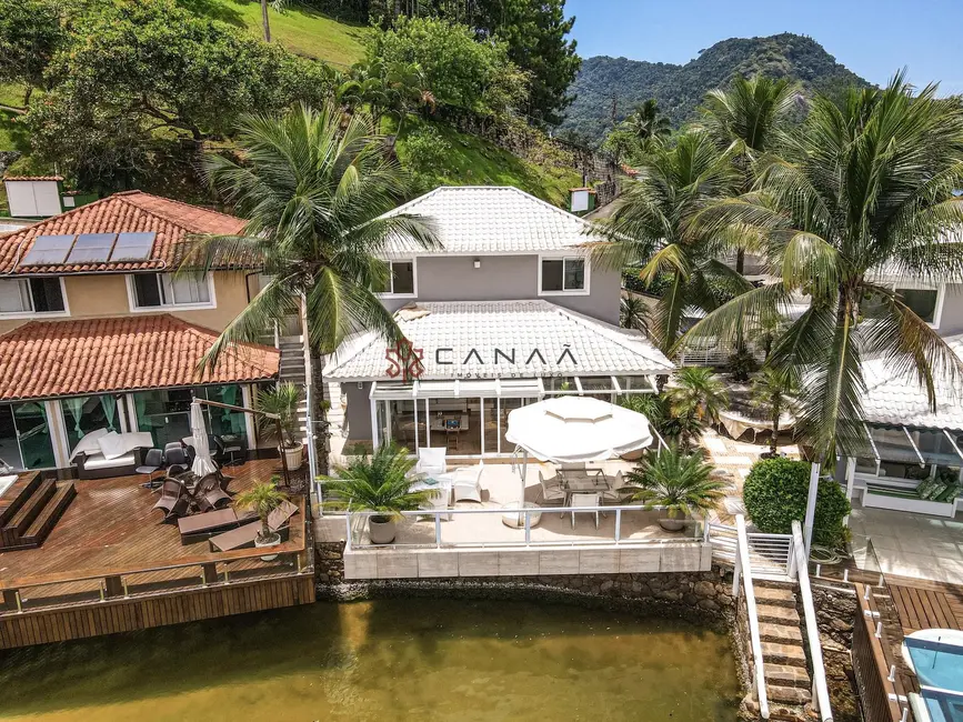 Foto 2 de Casa de Condomínio com 9 quartos à venda, 450m2 em Retiro (Cunhambebe), Angra Dos Reis - RJ