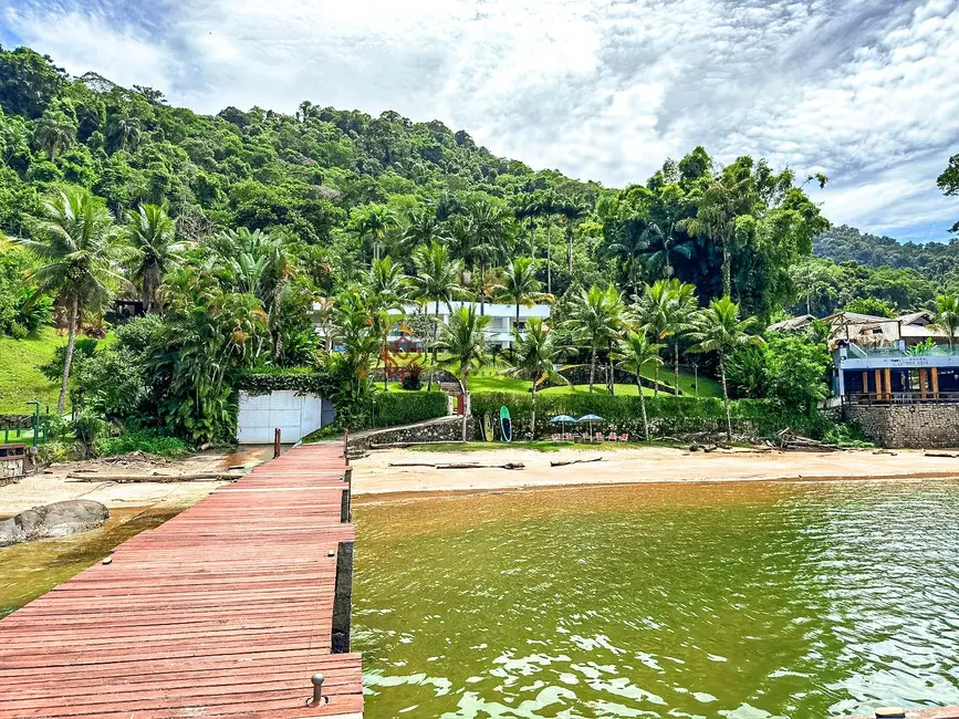 Casa com 8 quartos para alugar, 800m2 em Vila Velha, Angra Dos Reis - RJ - imagem 3 Foto 3 de Casa com 8 quartos para alugar, 800m2 em Vila Velha, Angra Dos Reis - RJ