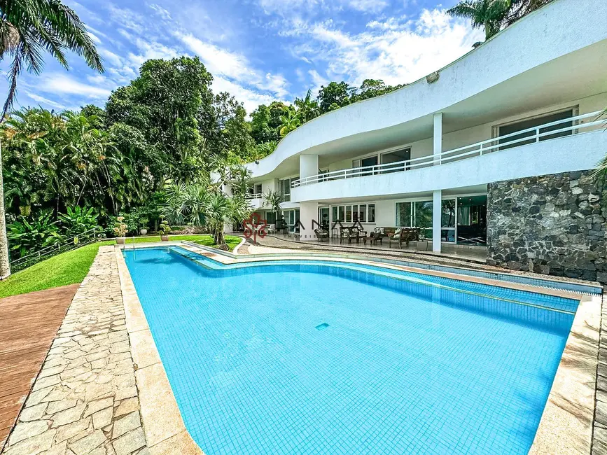 Foto 2 de Casa com 8 quartos para alugar, 800m2 em Praia Grande, Angra Dos Reis - RJ