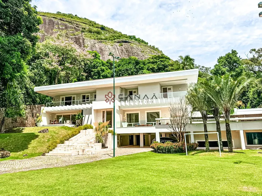 Casa de Condomínio com 5 quartos à venda, 900m2 em Itanhangá, Rio De Janeiro - RJ - imagem 1 Foto 1 de Casa de Condomínio com 5 quartos à venda, 900m2 em Itanhangá, Rio De Janeiro - RJ