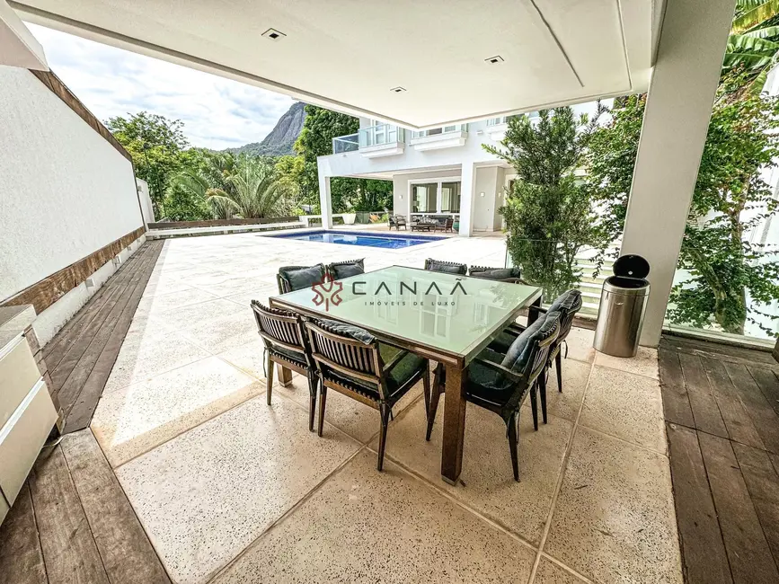 Casa de Condomínio com 5 quartos à venda, 900m2 em Itanhangá, Rio De Janeiro - RJ - imagem 5 Foto 5 de Casa de Condomínio com 5 quartos à venda, 900m2 em Itanhangá, Rio De Janeiro - RJ