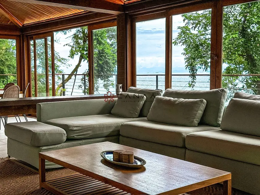 Foto 8 de Casa com 4 quartos à venda, 410m2 em Angra Dos Reis - RJ