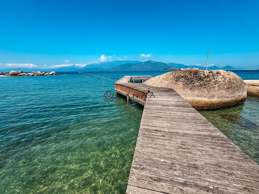 Casa de Condomínio com 10 quartos para alugar, 1000m2 em Portogalo, Angra Dos Reis - RJ - imagem 6 Foto 6 de Casa de Condomínio com 10 quartos para alugar, 1000m2 em Portogalo, Angra Dos Reis - RJ