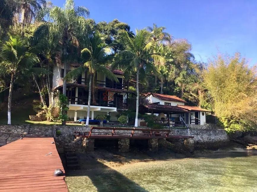 Foto 1 de Casa com 4 quartos à venda, 300m2 em Angra Dos Reis - RJ