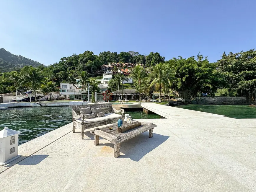 Casa com 5 quartos à venda, 500m2 em Vila Velha, Angra Dos Reis - RJ - imagem 8 Foto 8 de Casa com 5 quartos à venda, 500m2 em Vila Velha, Angra Dos Reis - RJ