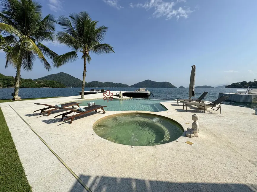 Casa com 5 quartos à venda, 500m2 em Vila Velha, Angra Dos Reis - RJ - imagem 3 Foto 3 de Casa com 5 quartos à venda, 500m2 em Vila Velha, Angra Dos Reis - RJ