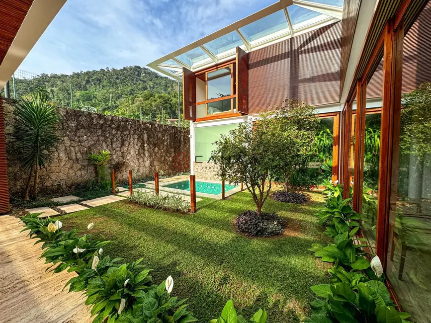 Foto 17 de Casa de Condomínio com 5 quartos para alugar, 500m2 em Portogalo, Angra Dos Reis - RJ