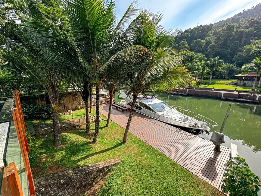 Foto 11 de Casa de Condomínio com 5 quartos para alugar, 500m2 em Portogalo, Angra Dos Reis - RJ