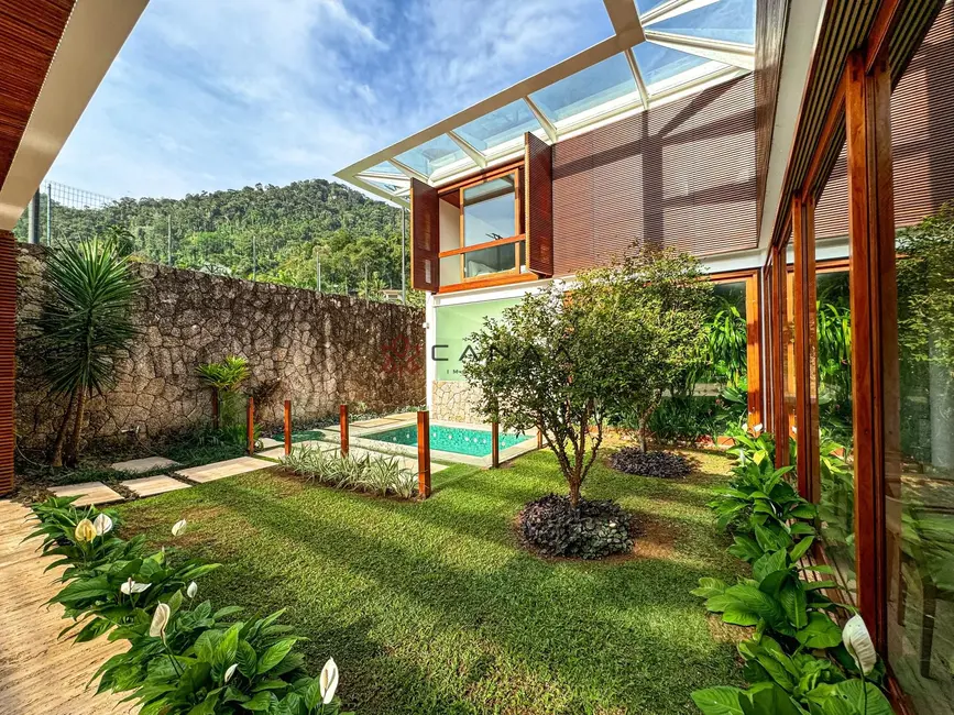 Casa de Condomínio com 5 quartos para alugar, 500m2 em Portogalo, Angra Dos Reis - RJ - imagem 4 Foto 4 de Casa de Condomínio com 5 quartos para alugar, 500m2 em Portogalo, Angra Dos Reis - RJ