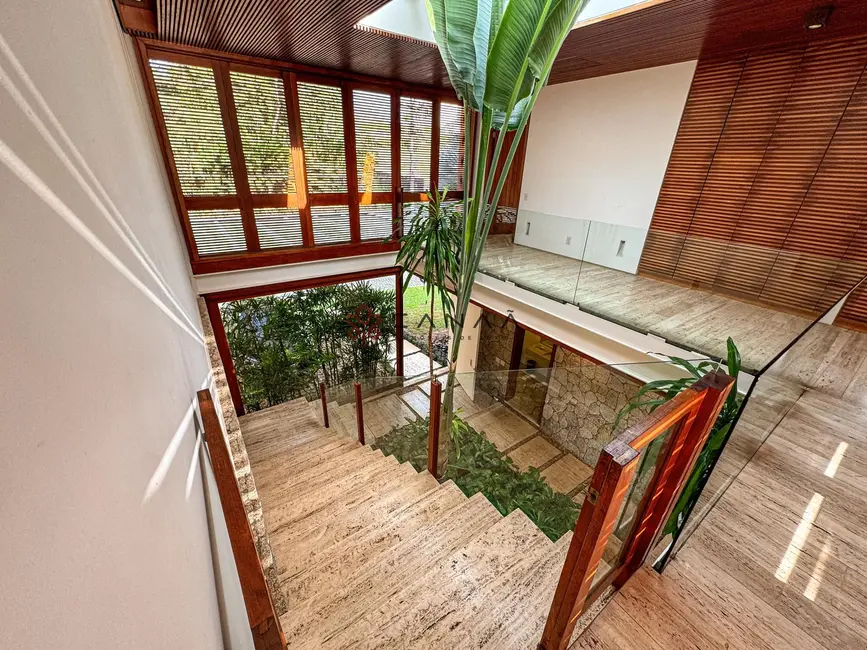 Foto 16 de Casa de Condomínio com 5 quartos para alugar, 500m2 em Portogalo, Angra Dos Reis - RJ