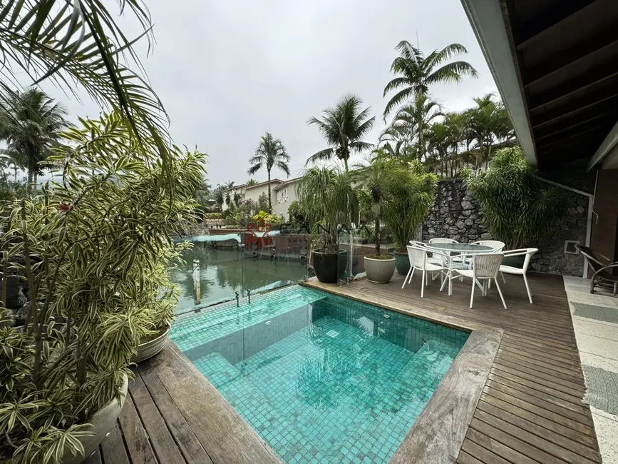 Foto 2 de Casa de Condomínio com 5 quartos à venda, 400m2 em Frade (Cunhambebe), Angra Dos Reis - RJ