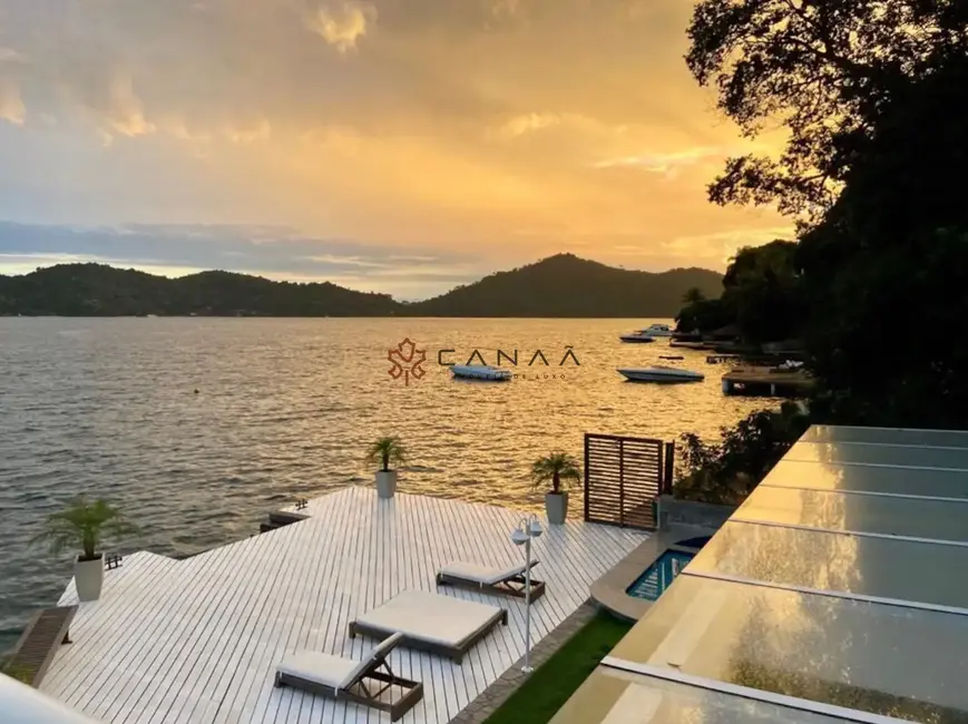 Casa de Condomínio com 6 quartos à venda, 450m2 em Vila Velha, Angra Dos Reis - RJ - imagem 6 Foto 6 de Casa de Condomínio com 6 quartos à venda, 450m2 em Vila Velha, Angra Dos Reis - RJ