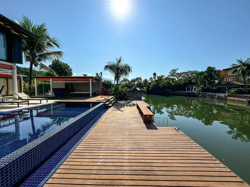 Casa de Condomínio com 4 quartos para alugar, 600m2 em Frade (Cunhambebe), Angra Dos Reis - RJ - imagem 2 Foto 2 de Casa de Condomínio com 4 quartos para alugar, 600m2 em Frade (Cunhambebe), Angra Dos Reis - RJ