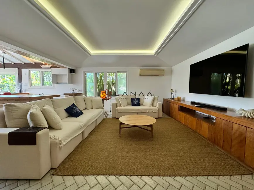 Foto 1 de Casa de Condomínio com 4 quartos à venda, 200m2 em Frade (Cunhambebe), Angra Dos Reis - RJ