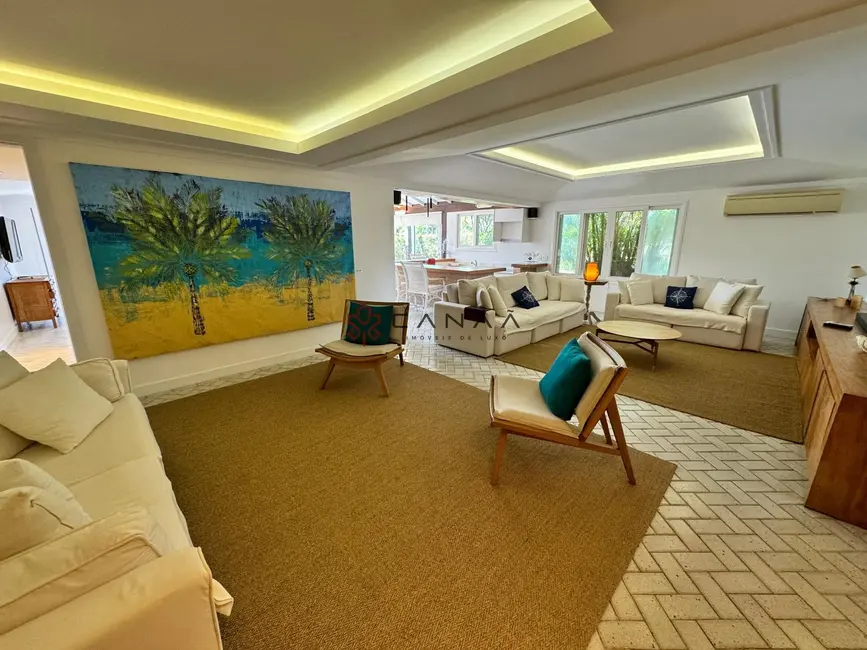 Foto 2 de Casa de Condomínio com 4 quartos à venda, 200m2 em Frade (Cunhambebe), Angra Dos Reis - RJ