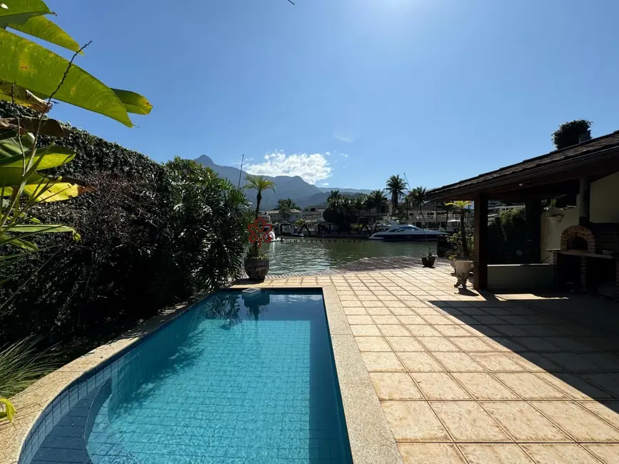 Foto 1 de Casa de Condomínio com 3 quartos à venda, 400m2 em Frade (Cunhambebe), Angra Dos Reis - RJ