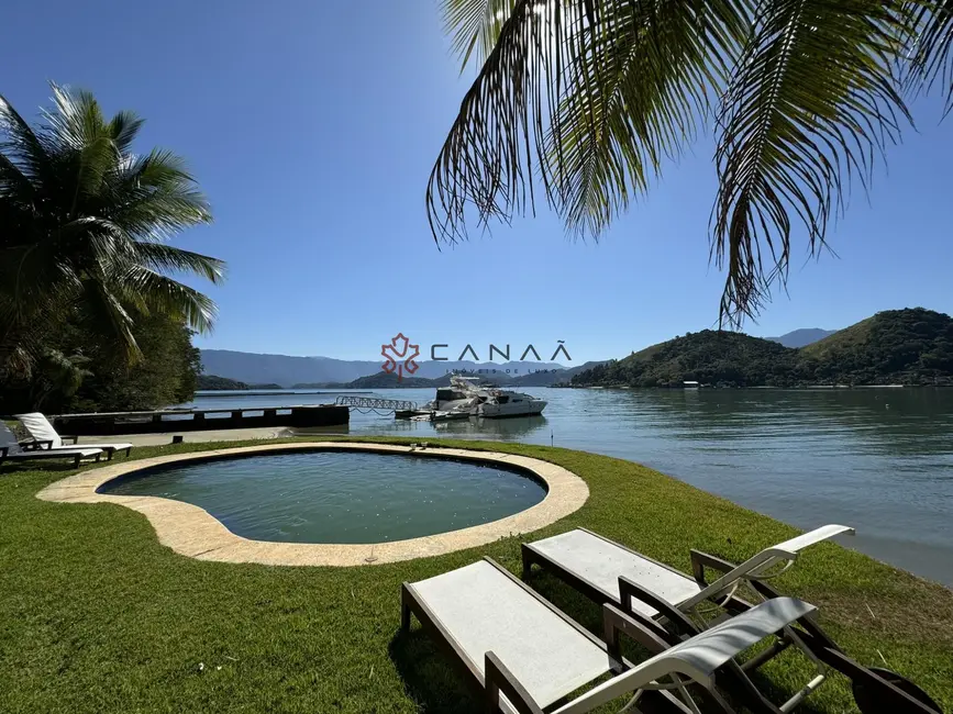 Casa com 7 quartos à venda, 582m2 em Retiro (Cunhambebe), Angra Dos Reis - RJ - imagem 2 Foto 2 de Casa com 7 quartos à venda, 582m2 em Retiro (Cunhambebe), Angra Dos Reis - RJ