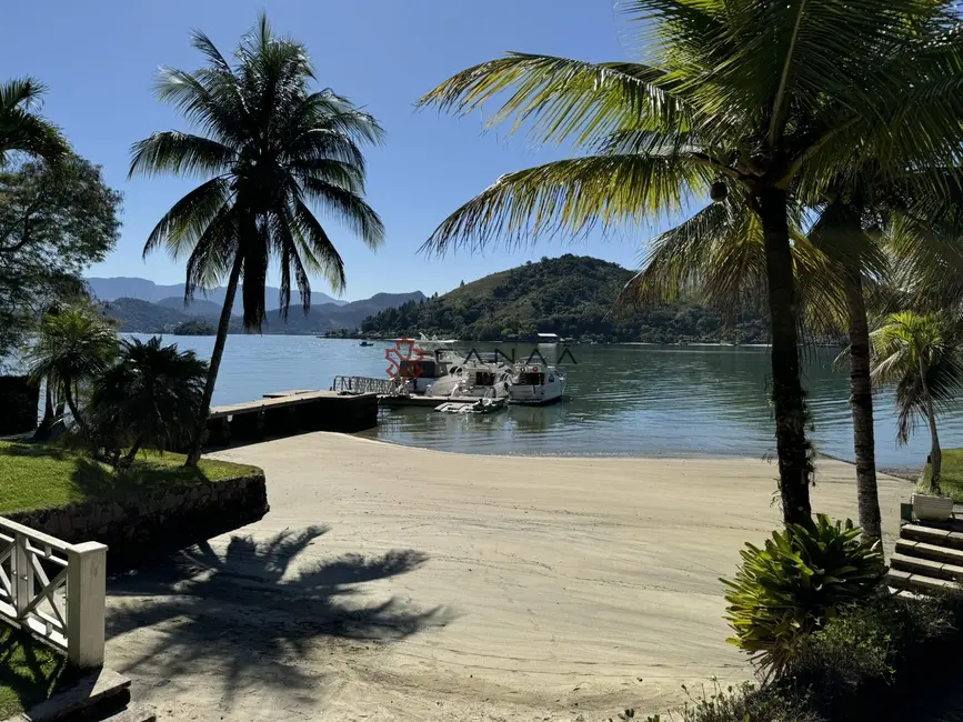 Casa com 7 quartos à venda, 582m2 em Retiro (Cunhambebe), Angra Dos Reis - RJ - imagem 3 Foto 3 de Casa com 7 quartos à venda, 582m2 em Retiro (Cunhambebe), Angra Dos Reis - RJ