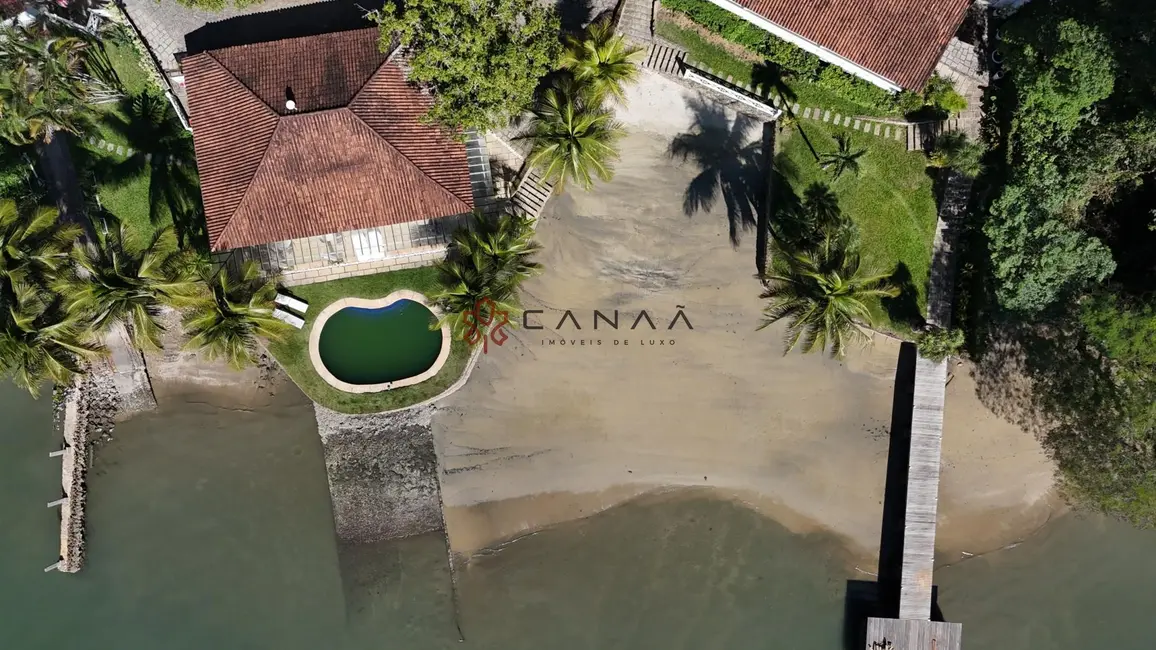 Casa com 7 quartos à venda, 582m2 em Retiro (Cunhambebe), Angra Dos Reis - RJ - imagem 8 Foto 8 de Casa com 7 quartos à venda, 582m2 em Retiro (Cunhambebe), Angra Dos Reis - RJ