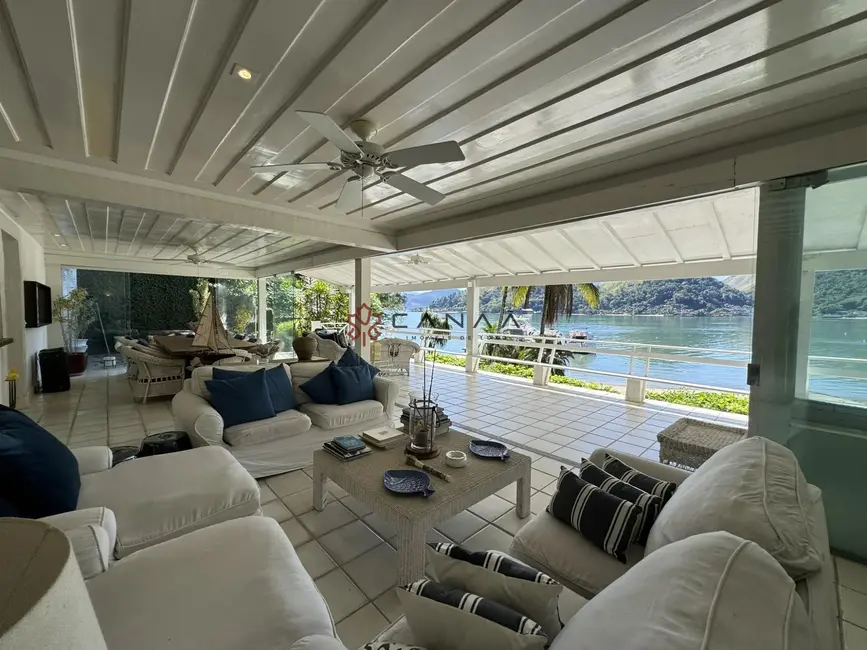 Casa com 7 quartos à venda, 582m2 em Retiro (Cunhambebe), Angra Dos Reis - RJ - imagem 5 Foto 5 de Casa com 7 quartos à venda, 582m2 em Retiro (Cunhambebe), Angra Dos Reis - RJ