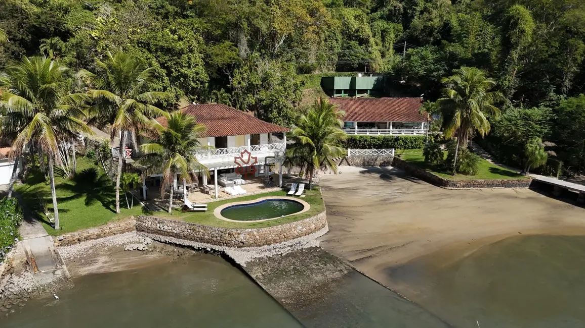 Casa com 7 quartos à venda, 582m2 em Retiro (Cunhambebe), Angra Dos Reis - RJ - imagem 6 Foto 6 de Casa com 7 quartos à venda, 582m2 em Retiro (Cunhambebe), Angra Dos Reis - RJ