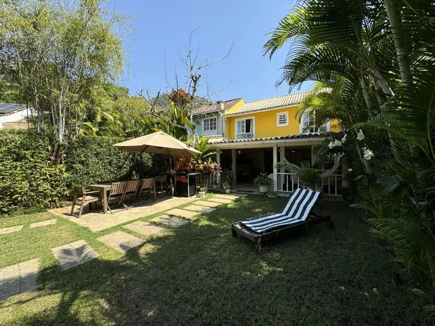 Foto 1 de Casa de Condomínio com 4 quartos à venda, 250m2 em Mombaça, Angra Dos Reis - RJ