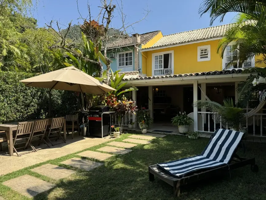 Foto 2 de Casa de Condomínio com 4 quartos à venda, 250m2 em Mombaça, Angra Dos Reis - RJ