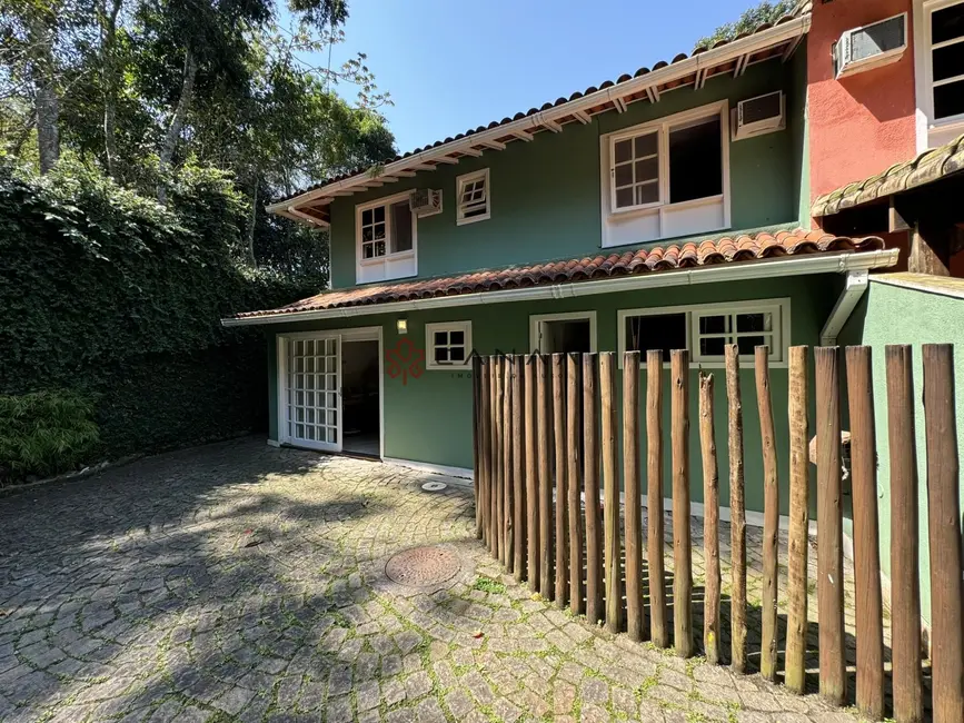 Casa de Condomínio com 4 quartos para alugar, 300m2 em Mombaça, Angra Dos Reis - RJ - imagem 6 Foto 6 de Casa de Condomínio com 4 quartos para alugar, 300m2 em Mombaça, Angra Dos Reis - RJ