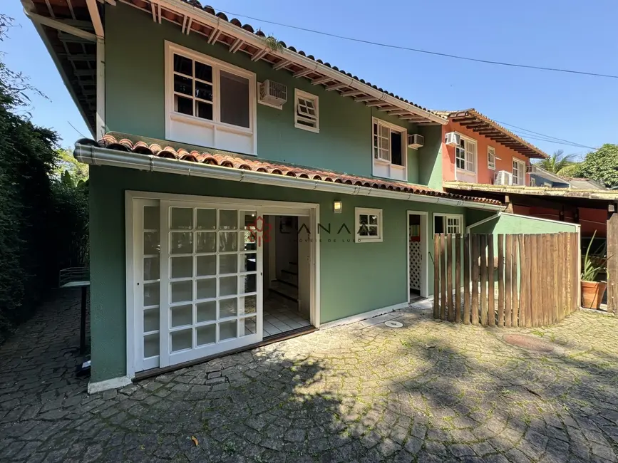 Casa de Condomínio com 4 quartos para alugar, 300m2 em Mombaça, Angra Dos Reis - RJ - imagem 7 Foto 7 de Casa de Condomínio com 4 quartos para alugar, 300m2 em Mombaça, Angra Dos Reis - RJ