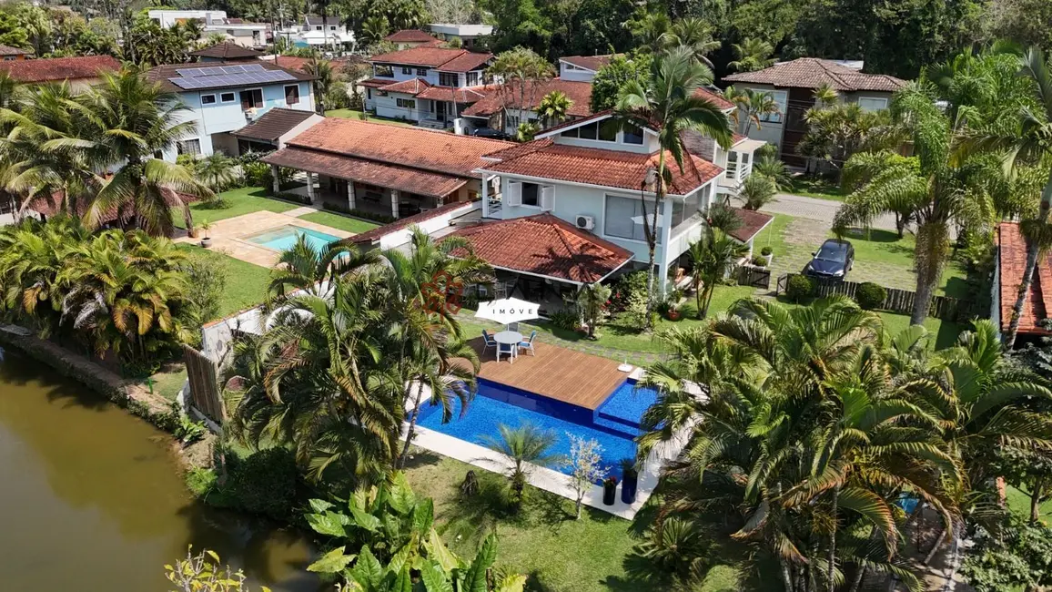 Foto 2 de Casa de Condomínio com 6 quartos à venda, 340m2 em Frade (Cunhambebe), Angra Dos Reis - RJ