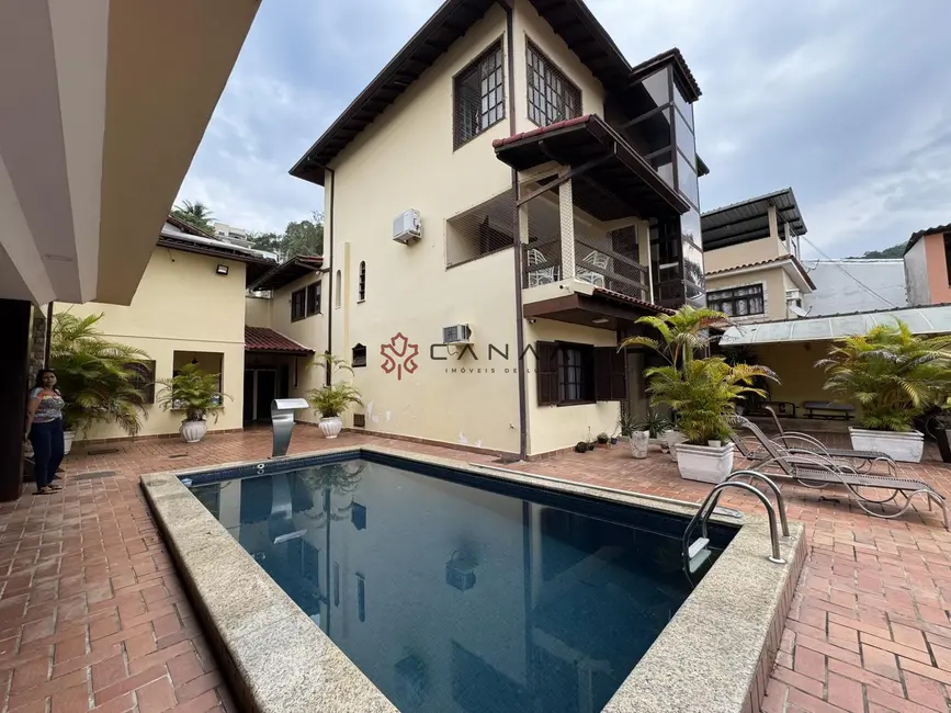 Casa com 8 quartos à venda, 400m2 em Enseada, Angra Dos Reis - RJ - imagem 5 Foto 5 de Casa com 8 quartos à venda, 400m2 em Enseada, Angra Dos Reis - RJ