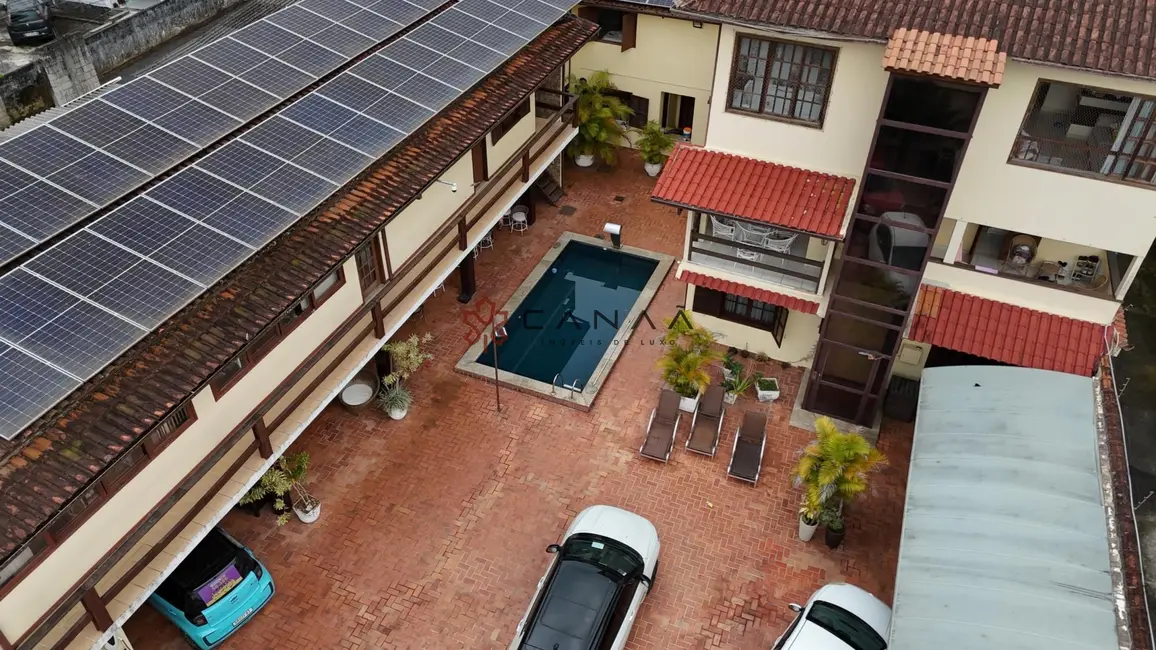 Casa com 8 quartos à venda, 400m2 em Enseada, Angra Dos Reis - RJ - imagem 3 Foto 3 de Casa com 8 quartos à venda, 400m2 em Enseada, Angra Dos Reis - RJ