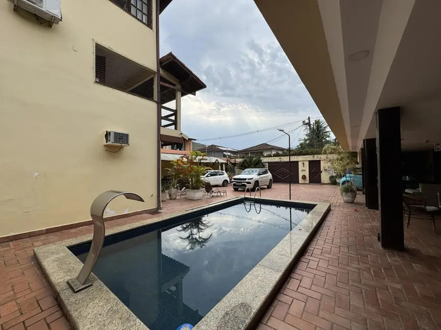 Casa com 8 quartos à venda, 400m2 em Enseada, Angra Dos Reis - RJ - imagem 6 Foto 6 de Casa com 8 quartos à venda, 400m2 em Enseada, Angra Dos Reis - RJ