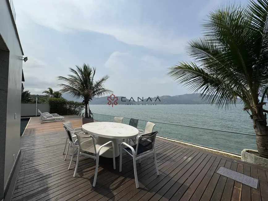 Casa de Condomínio com 6 quartos para alugar, 500m2 em Mangaratiba - RJ - imagem 7 Foto 7 de Casa de Condomínio com 6 quartos para alugar, 500m2 em Mangaratiba - RJ