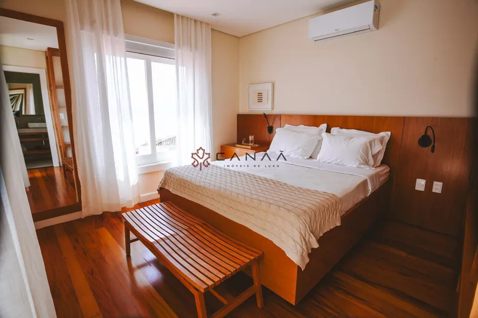 Foto 5 de Casa de Condomínio com 7 quartos à venda, 500m2 em Mombaça, Angra Dos Reis - RJ