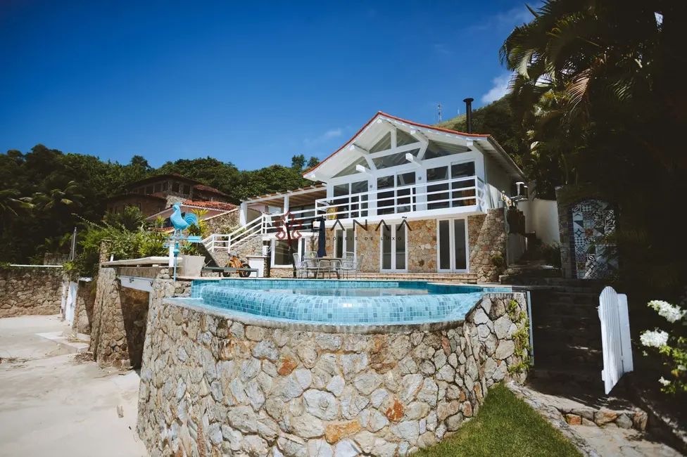 Foto 3 de Casa de Condomínio com 7 quartos à venda, 500m2 em Mombaça, Angra Dos Reis - RJ