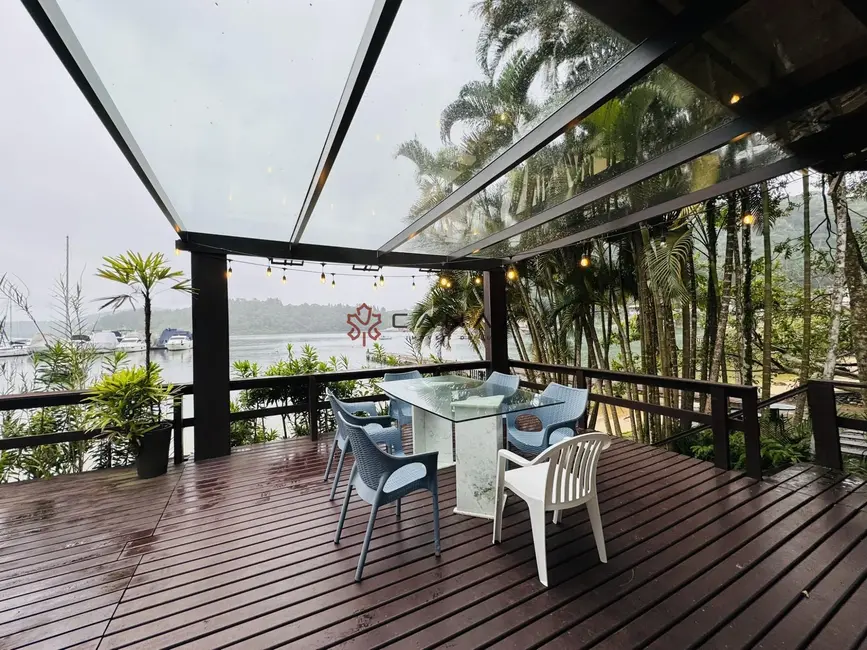 Foto 2 de Casa de Condomínio com 4 quartos à venda, 250m2 em Pontal (Cunhambebe), Angra Dos Reis - RJ