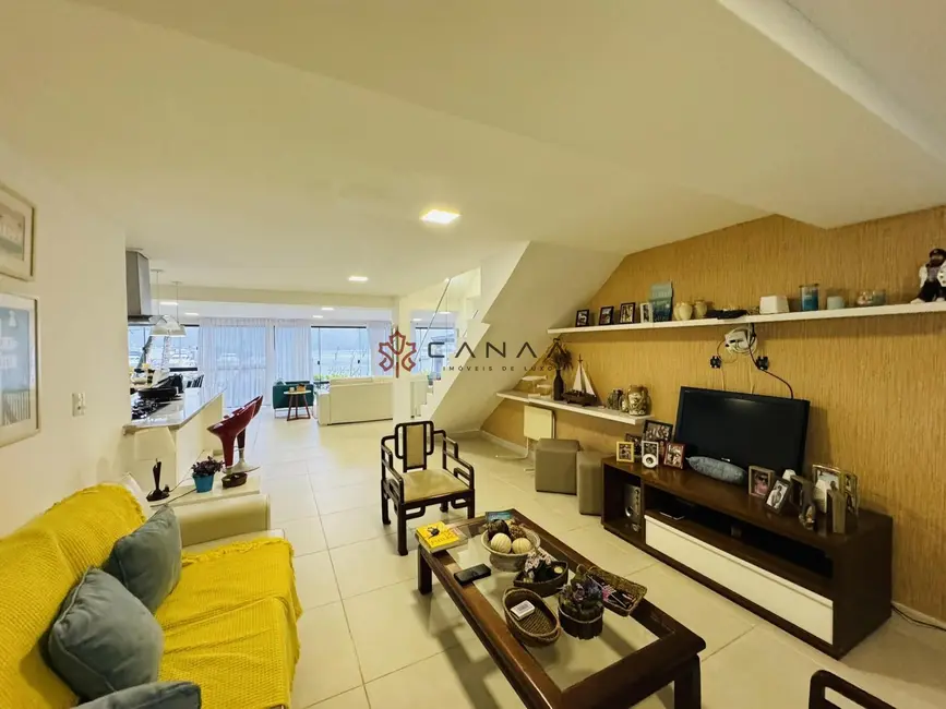 Foto 8 de Casa de Condomínio com 4 quartos à venda, 250m2 em Pontal (Cunhambebe), Angra Dos Reis - RJ