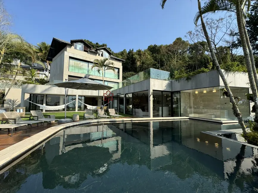 Casa com 7 quartos para alugar, 1200m2 em Ponta Leste, Angra Dos Reis - RJ - imagem 1 Foto 1 de Casa com 7 quartos para alugar, 1200m2 em Ponta Leste, Angra Dos Reis - RJ