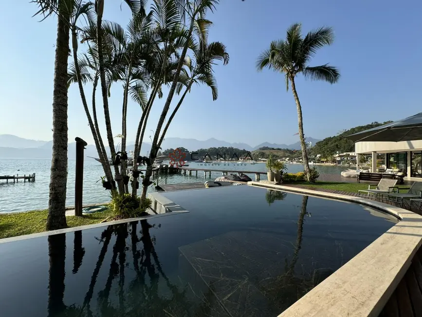 Casa com 7 quartos para alugar, 1200m2 em Ponta Leste, Angra Dos Reis - RJ - imagem 4 Foto 4 de Casa com 7 quartos para alugar, 1200m2 em Ponta Leste, Angra Dos Reis - RJ