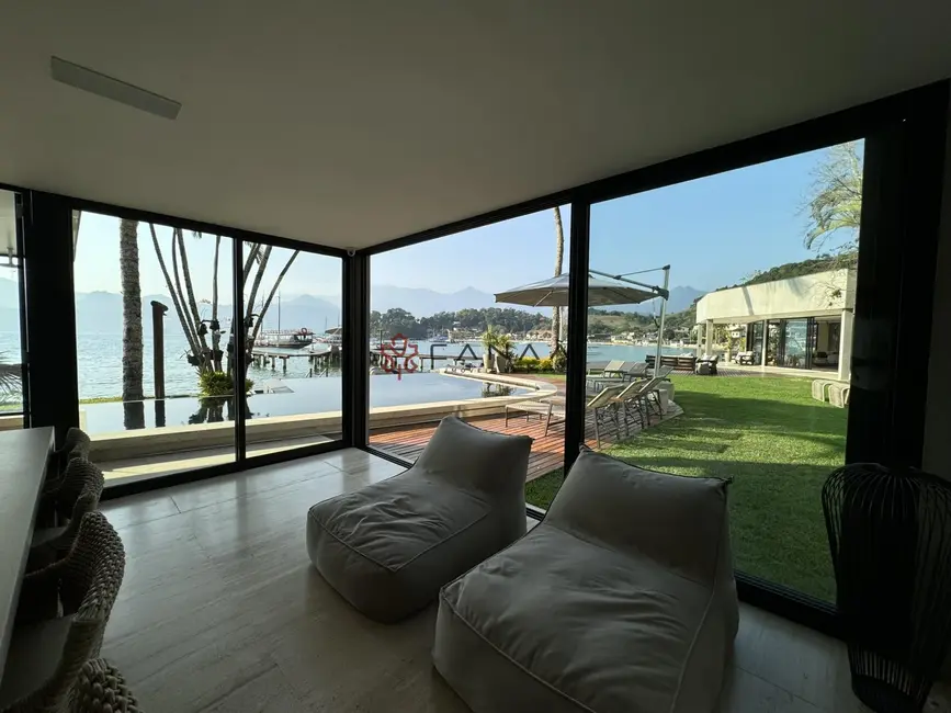 Casa com 7 quartos para alugar, 1200m2 em Ponta Leste, Angra Dos Reis - RJ - imagem 7 Foto 7 de Casa com 7 quartos para alugar, 1200m2 em Ponta Leste, Angra Dos Reis - RJ