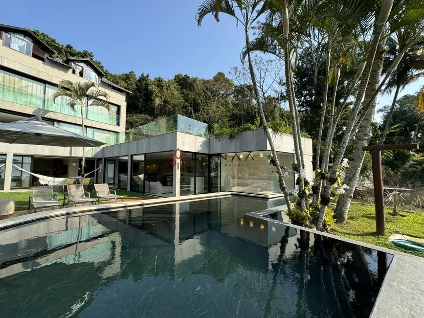 Casa com 7 quartos para alugar, 1200m2 em Ponta Leste, Angra Dos Reis - RJ - imagem 2 Foto 2 de Casa com 7 quartos para alugar, 1200m2 em Ponta Leste, Angra Dos Reis - RJ