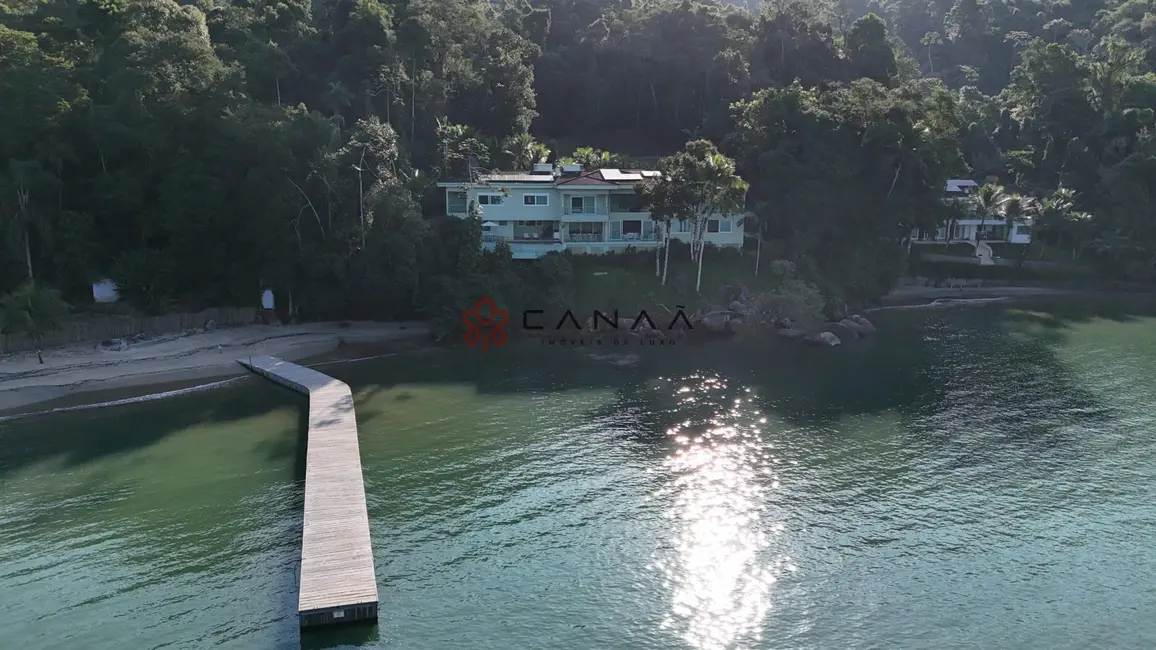 Casa com 6 quartos para alugar, 1000m2 em Piraquara (Cunhambebe), Angra Dos Reis - RJ - imagem 3 Foto 3 de Casa com 6 quartos para alugar, 1000m2 em Piraquara (Cunhambebe), Angra Dos Reis - RJ