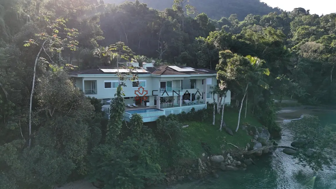 Casa com 6 quartos para alugar, 1000m2 em Piraquara (Cunhambebe), Angra Dos Reis - RJ - imagem 6 Foto 6 de Casa com 6 quartos para alugar, 1000m2 em Piraquara (Cunhambebe), Angra Dos Reis - RJ