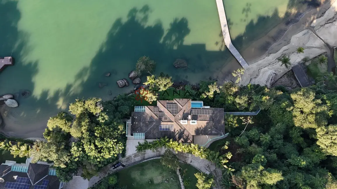 Casa com 6 quartos para alugar, 1000m2 em Piraquara (Cunhambebe), Angra Dos Reis - RJ - imagem 2 Foto 2 de Casa com 6 quartos para alugar, 1000m2 em Piraquara (Cunhambebe), Angra Dos Reis - RJ