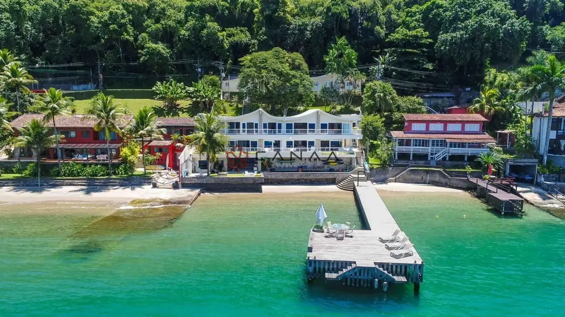 Foto 1 de Casa com 8 quartos à venda, 500m2 em Mombaça, Angra Dos Reis - RJ