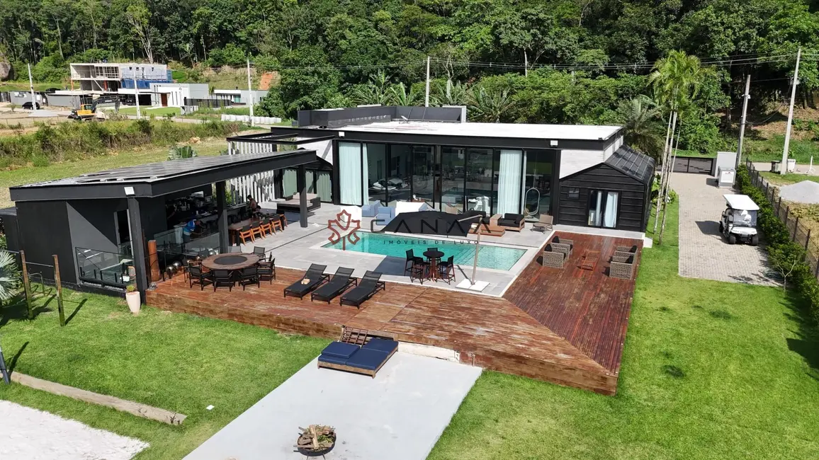 Foto 1 de Casa de Condomínio com 5 quartos à venda, 370m2 em Mangaratiba - RJ