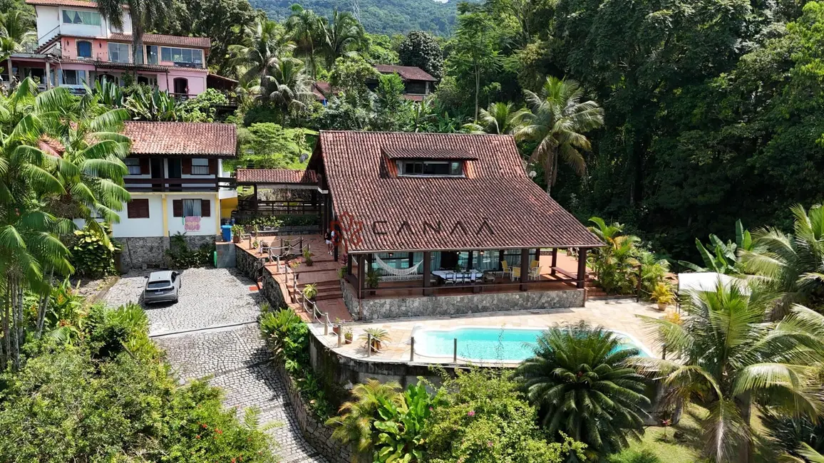 Foto 1 de Casa de Condomínio com 6 quartos para alugar, 550m2 em Praia Vermelha (Mambucaba), Angra Dos Reis - RJ